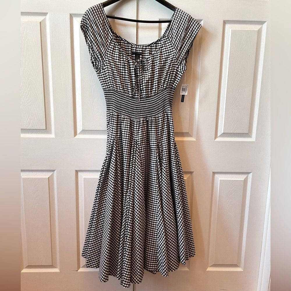 BLACK AND WHITE GINGHAM DRESS WITH CAP SLEEVES AND ELASTIC WAIST SIZE XL NWT